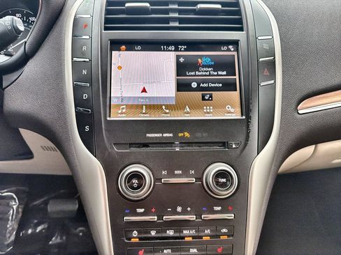 Used 2019 Lincoln MKC Select w/ Select Plus Package AWD/4WD image 12