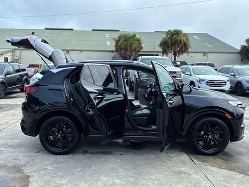 Used 2024 Buick Encore GX Sport Touring w/ Comfort Package FWD image 17