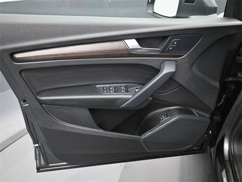 Used 2025 Audi Q5 2.0T Premium image 11