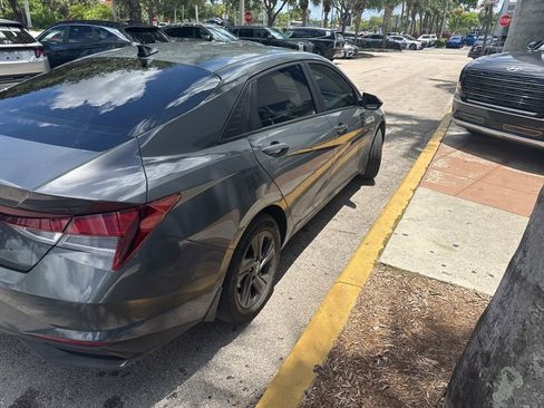 Used 2023 Hyundai Elantra SEL FWD image 14