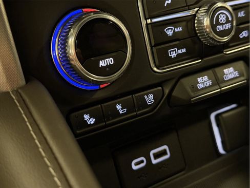 Used 2022 GMC Yukon SLT w/ SLT Luxury Package image 37