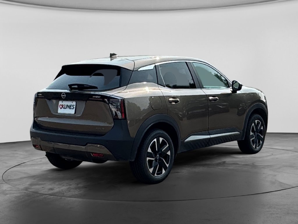 Used 2025 Nissan Kicks SV AWD/4WD image 10