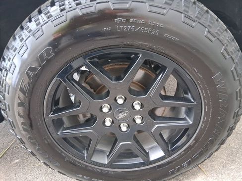 Used 2021 Ford F150 Lariat RWD image 11