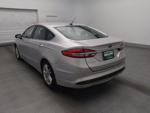 Used 2018 Ford Fusion SE w/ Fusion SE Technology Package FWD image 5