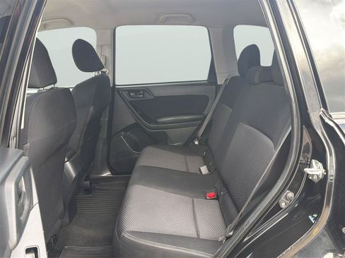 Used 2016 Subaru Forester 2.5i AWD/4WD image 17