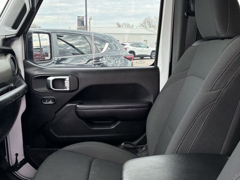 Used 2020 Jeep Wrangler Sport image 3