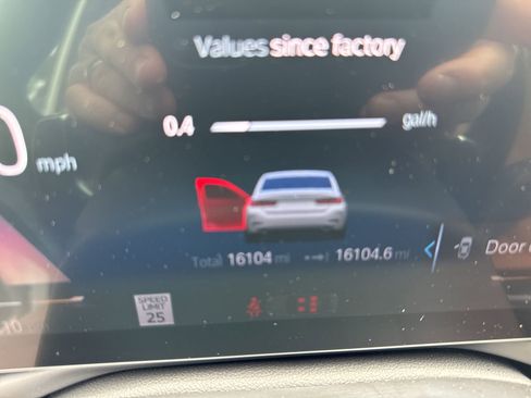 Used 2024 BMW 330i Sedan w/ Premium Package image 18