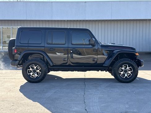 Used 2022 Jeep Wrangler Unlimited Rubicon image 2