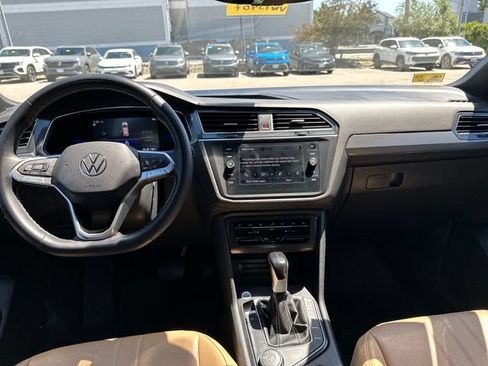 Certified 2023 Volkswagen Tiguan SE AWD/4WD image 16
