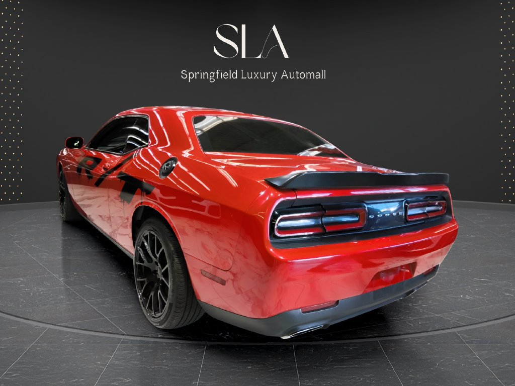 Used 2017 Dodge Challenger R/T RWD image 6