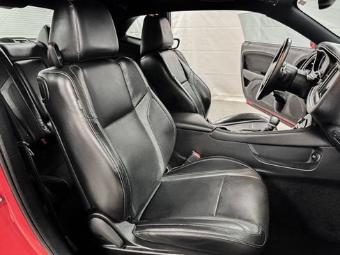 Used 2015 Dodge Challenger SXT Plus RWD image 11
