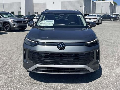 New 2026 Volkswagen Tiguan SE FWD image 2