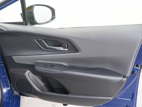 Used 2026 Toyota Prius XLE AWD/4WD image 9