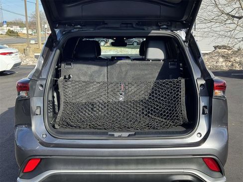 Used 2024 Toyota Highlander XSE image 16