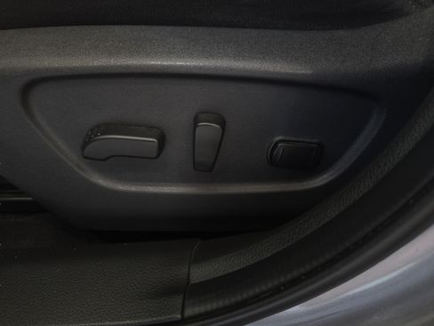 Used 2019 Nissan Rogue SV AWD/4WD image 13