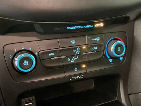 Used 2017 Ford Focus SE image 23