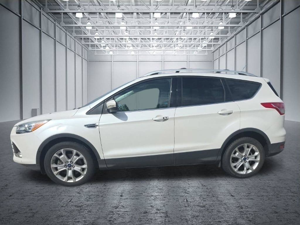 Used 2016 Ford Escape Titanium w/ Equipment Group 301A AWD/4WD image 3