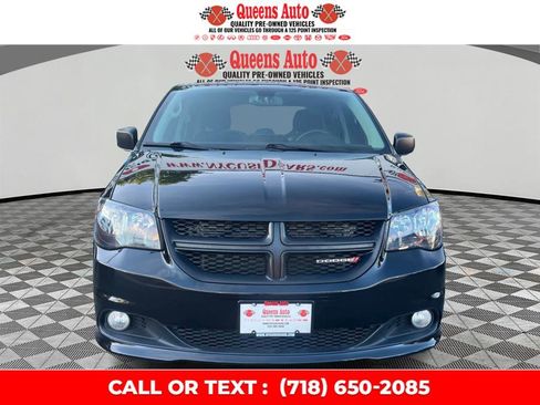 Used 2019 Dodge Grand Caravan SE FWD image 1