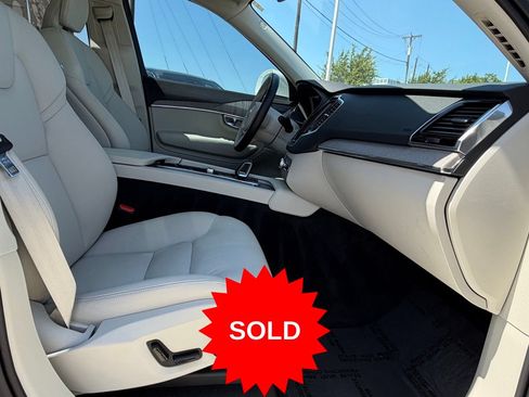 Certified 2025 Volvo XC90 T8 Plus AWD/4WD image 34