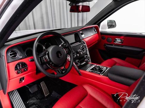 Used 2022 Rolls-Royce Cullinan AWD/4WD image 22
