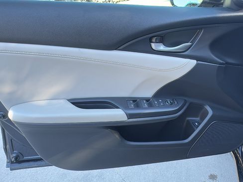 Used 2019 Honda Insight Touring image 12