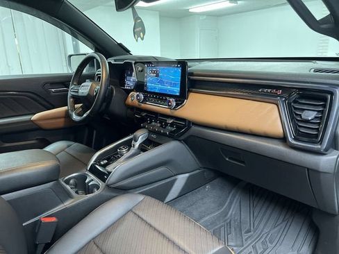 Certified 2023 GMC Canyon AT4 w/ AT4 Premium Package AWD/4WD image 29