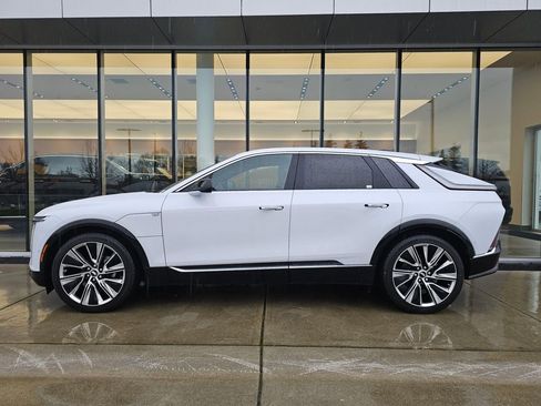 New 2026 Cadillac Lyriq Signature Luxury image 4