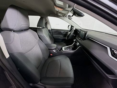 Used 2021 Toyota RAV4 XLE image 27