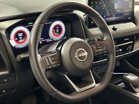 Used 2024 Nissan Rogue Platinum w/ Platinum Premium Package image 14