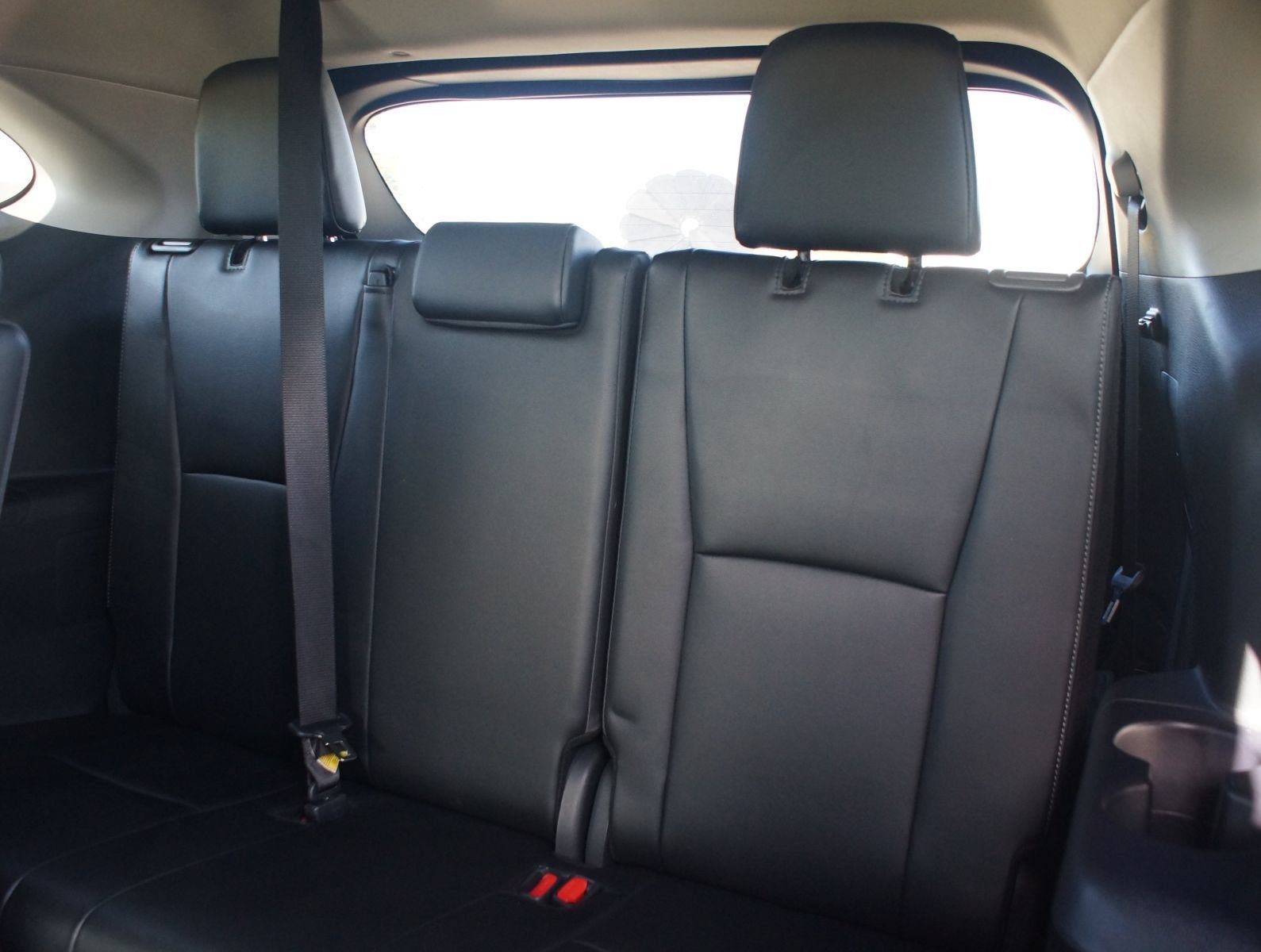 Used 2024 Toyota Highlander Limited FWD image 16