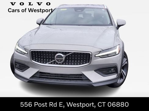 Certified 2025 Volvo V60 B5 Cross Country Plus image 1