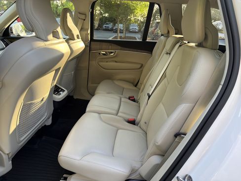 Certified 2023 Volvo XC90 B6 Plus AWD/4WD image 32
