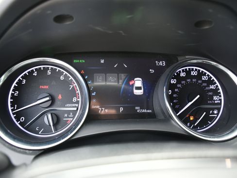 Certified 2019 Toyota Camry XLE image 12