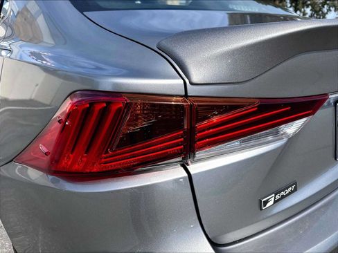 Used 2020 Lexus IS 350 F Sport w/ F Sport Package RWD image 31