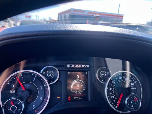 Used 2022 RAM 2500 Big Horn AWD/4WD image 15