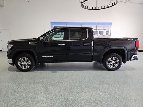 Used 2025 GMC Sierra 1500 SLT AWD/4WD image 5