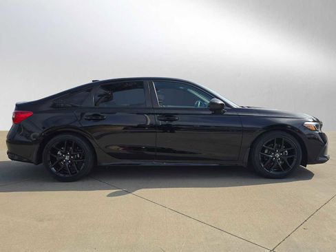 Used 2024 Honda Civic Sport image 2