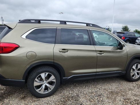 Used 2024 Subaru Ascent Premium w/ Convenience Package AWD/4WD image 4