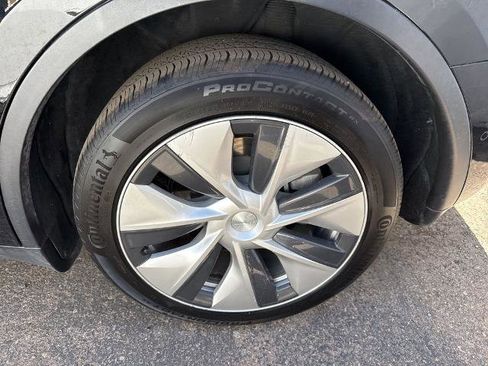 Used 2021 Tesla Model Y Long Range AWD/4WD image 12