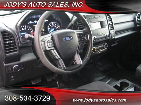 Used 2020 Ford Expedition XL image 2