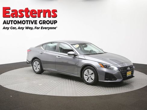 Used 2023 Nissan Altima 2.5 S FWD image 42