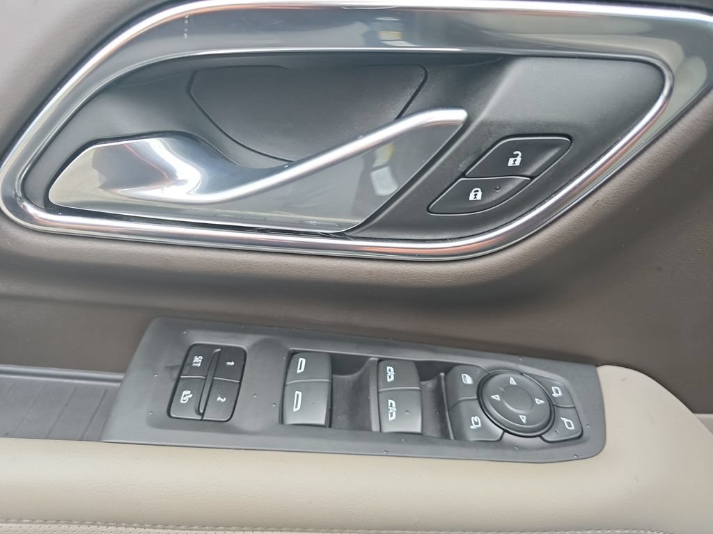 Used 2022 GMC Yukon SLT w/ SLT Luxury Package AWD/4WD image 26