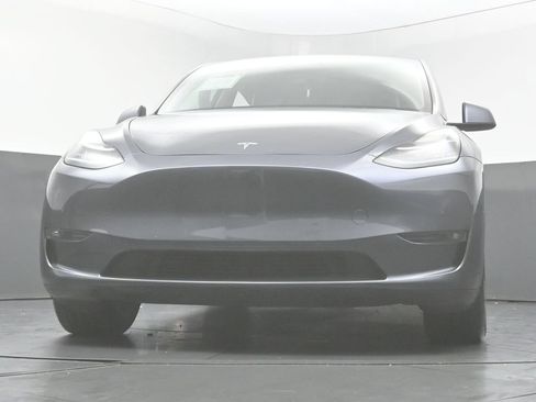 Used 2022 Tesla Model Y Long Range AWD/4WD image 49