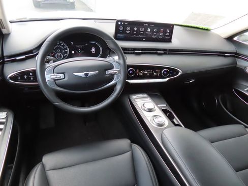Used 2025 Genesis GV70 2.5T AWD/4WD image 4