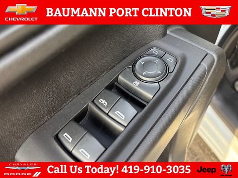 Used 2020 Chevrolet Silverado 1500 Custom w/ Custom Value Package AWD/4WD image 12