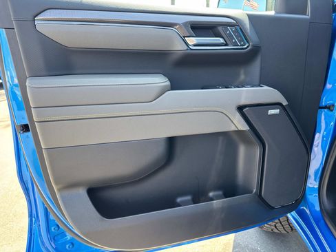 Used 2025 Chevrolet Silverado 1500 ZR2 w/ Technology Package image 13