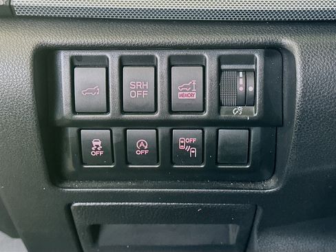 Used 2020 Subaru Forester Limited image 17