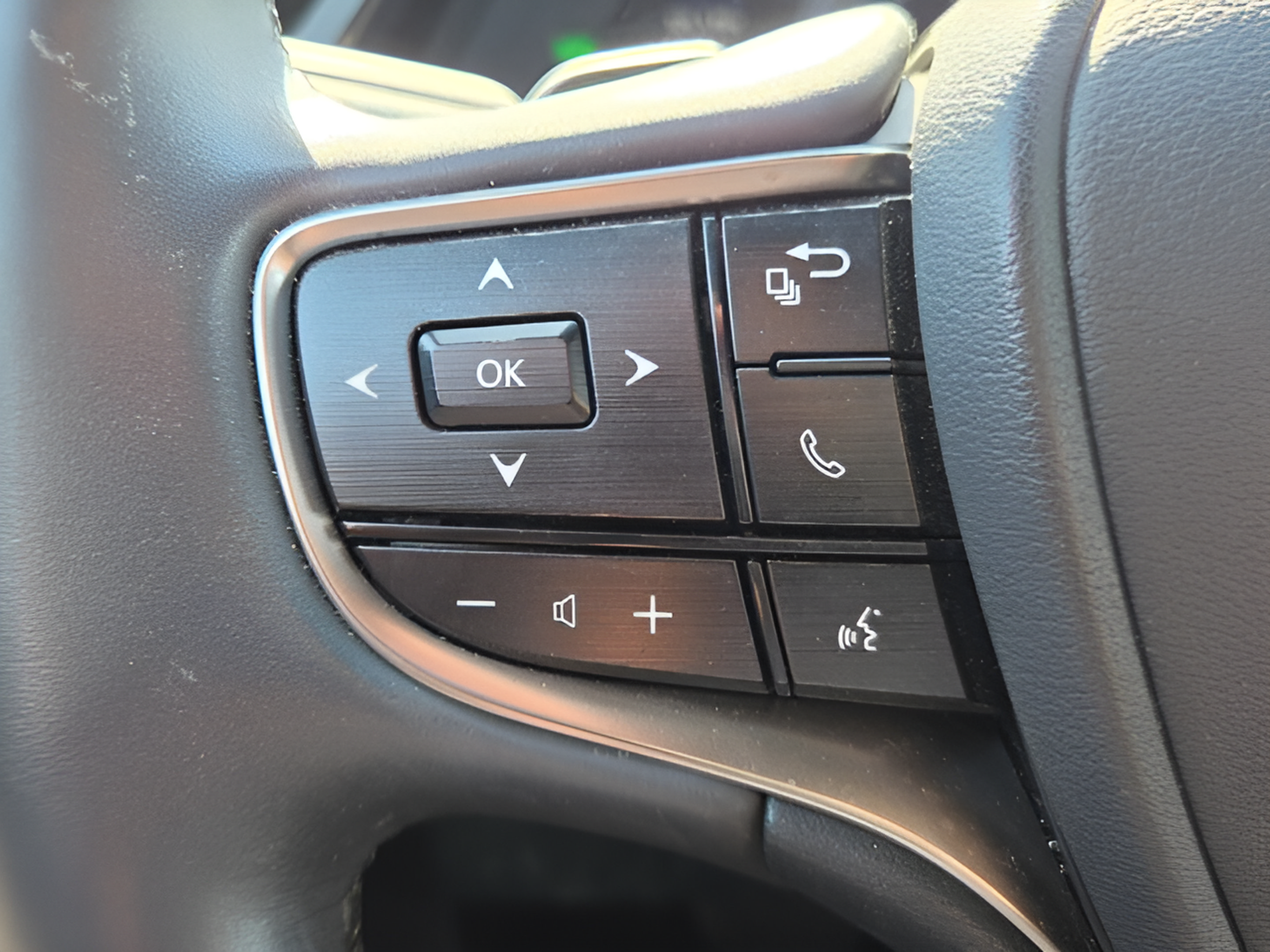 Certified 2023 Lexus ES 300h w/ Premium Package FWD image 22