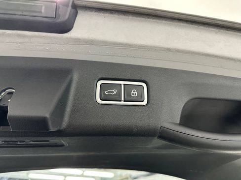 Used 2022 Kia Sorento EX w/ Panoramic Sunroof Package FWD image 17