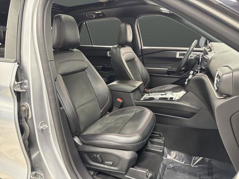Used 2023 Ford Explorer ST-Line AWD/4WD image 30